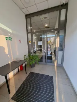 Rent, office space, 330m², Bezanijska Kosa 1, Bežanijska Kosa Sve Podlokacije - image 3