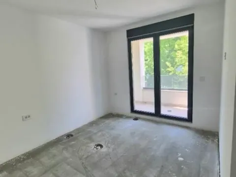 Sale, three bedroom apartment, 78m², Južni Bulevar, Vračar Sve Podlokacije - image 5