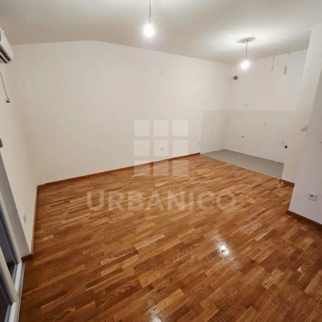 Prodaja, dvosoban stan, 72m², Stari Aerodrom, Podgorica