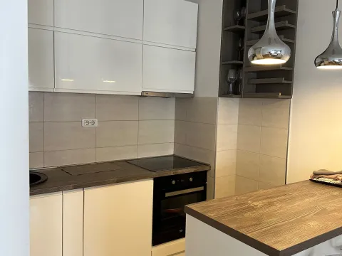 Izdavanje, jednosoban stan, 45m², City Kvart, Podgorica - image 3