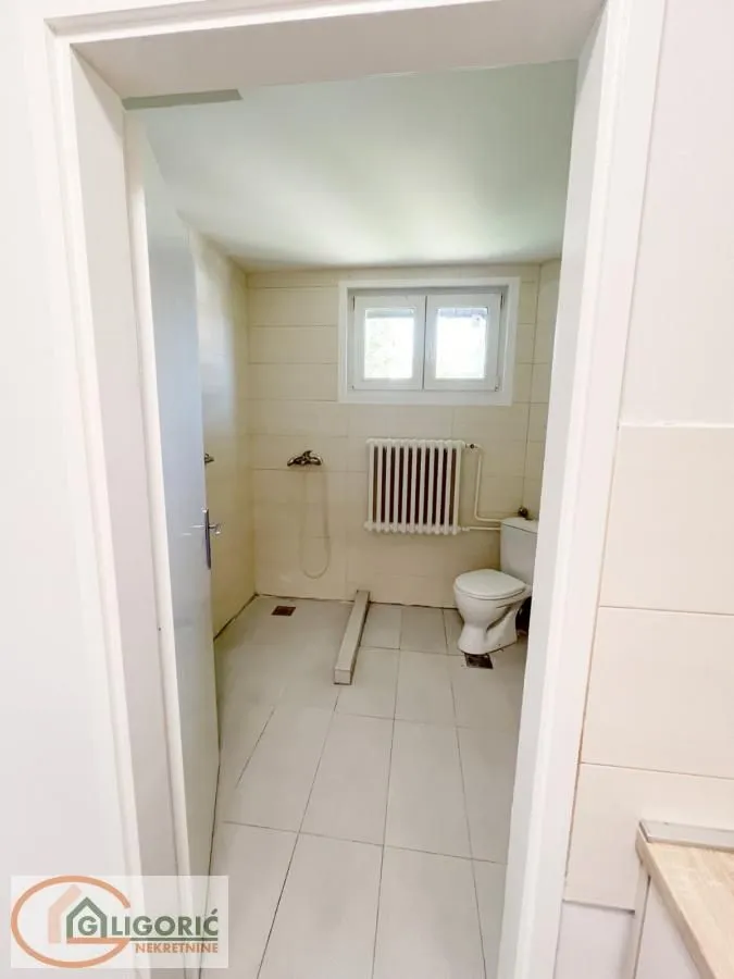 Sale, house, 453m², Sremčica, Beograd
