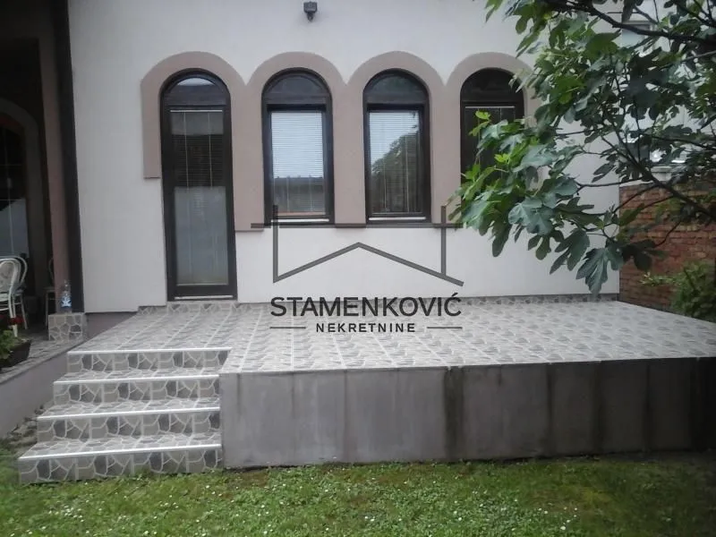 Prodaja, kuća, 250m², Novo naselje, Novi Sad