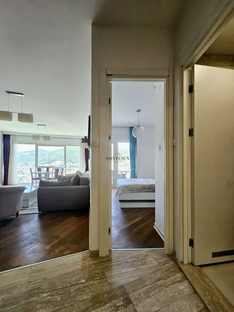 Rent, one bedroom apartment, 70m², Tre Canne, Budva