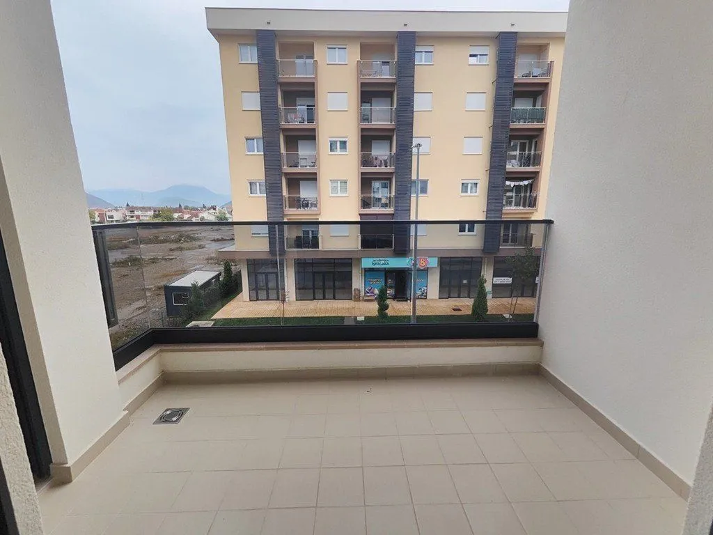 Izdavanje, dvosoban stan, 53m², City Kvart, Podgorica