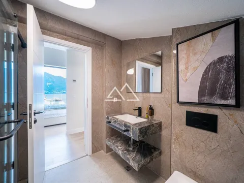 Sale, house, 413m², Dobrota, Kotor - image 26