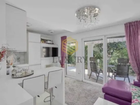 Rent, one bedroom apartment, 55m², Pod Kuk, Tivat