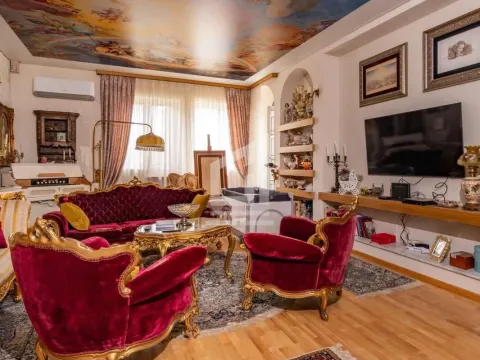 Izdavanje, kuća, 360m², Gorica C, Podgorica - image 1