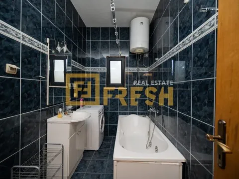 Izdavanje, kuća, 150m², Gornja Gorica, Podgorica - image 13