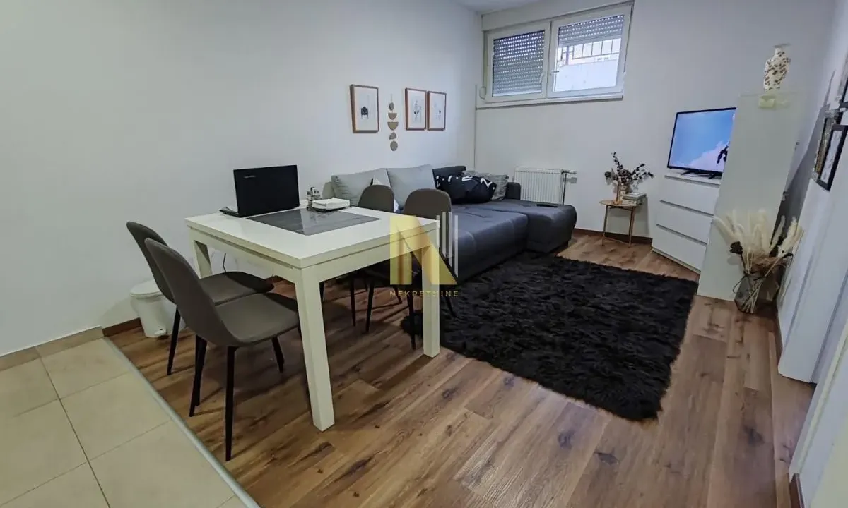 Izdavanje, jednosoban stan, 32m², Stari Majur, Petrovaradin