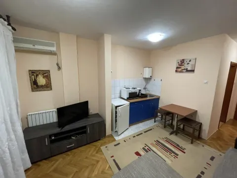 Izdavanje, garsonjera, 25m², Grbavica, Novi Sad Sve Podlokacije - image 5