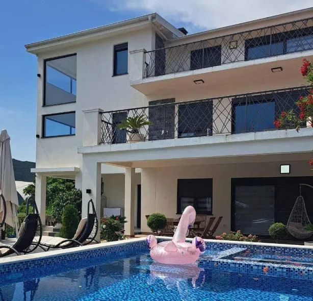 Sale, house, 296m², Lastva Grbaljska, Kotor