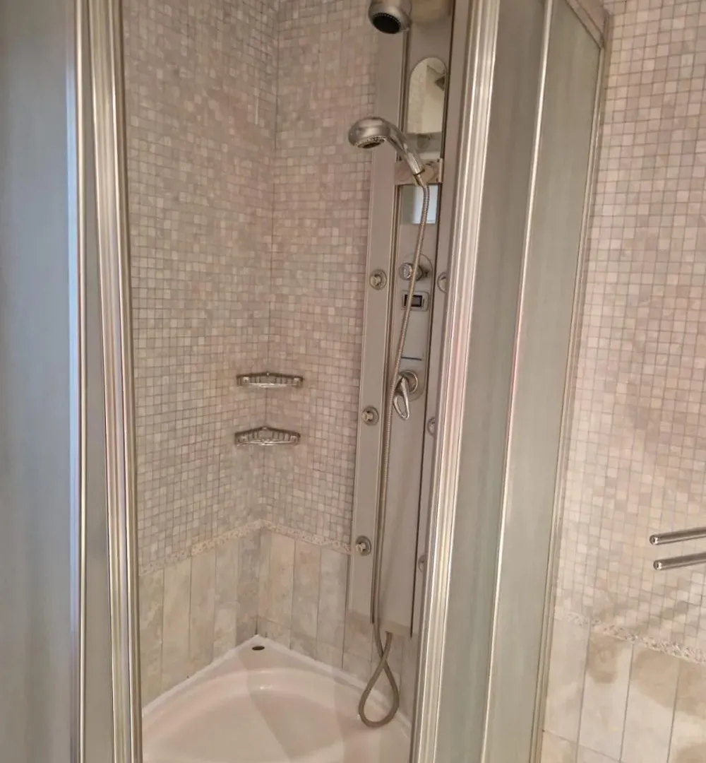Izdavanje, četvorosoban stan, 100m², Vračar Hram, Vračar Sve Podlokacije