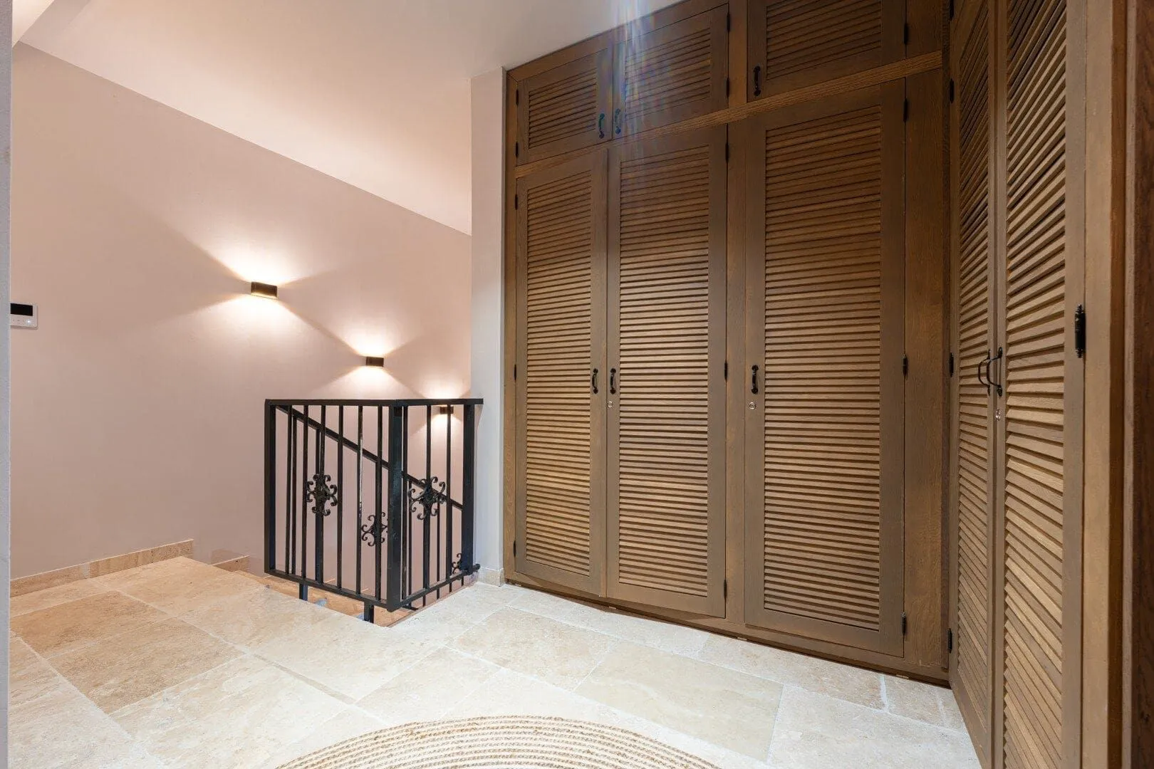 Sale, house, 374m², Drobni pijesak, Budva