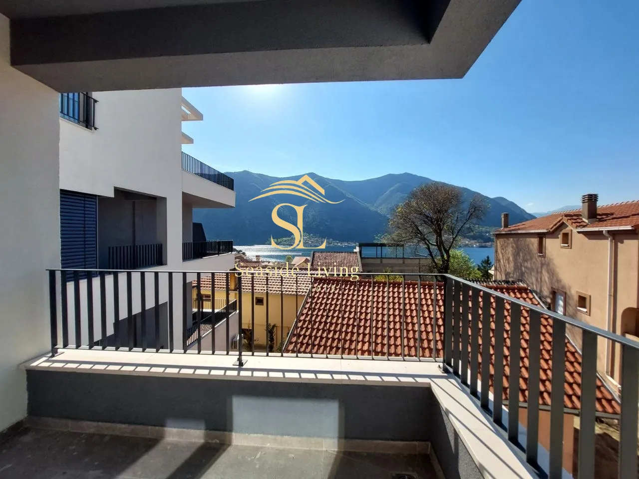 Prodaja, dvosoban stan, 55m², Dobrota, Kotor