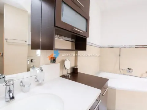Rent, four bedroom apartment, 140m², Stari Grad, Beograd - image 20