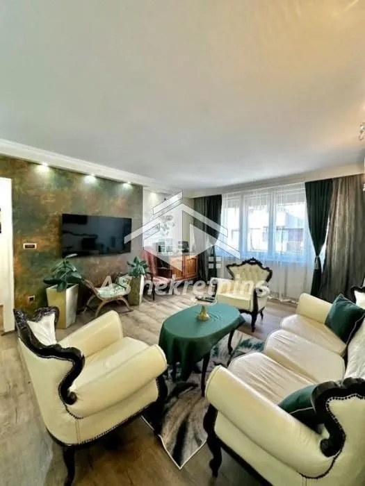 Rent, three bedroom apartment, 80m², Čubura, Beograd
