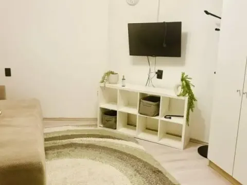 Prodaja, stan, 33m², Obilićev Venac, Beograd - image 2