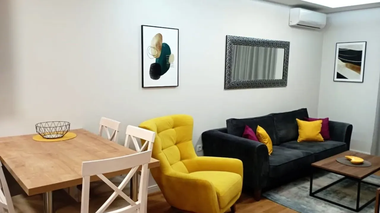 Izdavanje, stan, 40m², Central Point, Podgorica