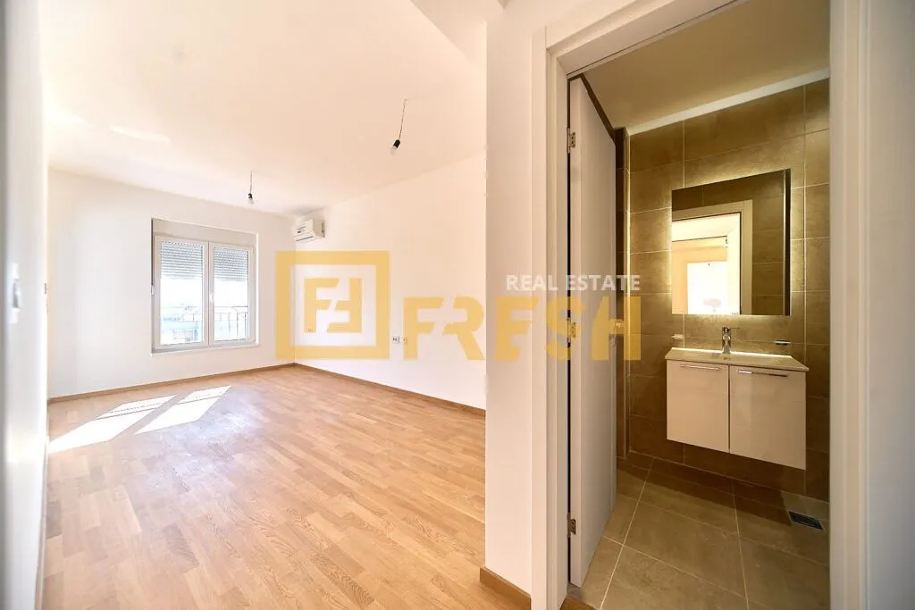 Prodaja, trosoban stan, 104m², Stari Aerodrom, Podgorica