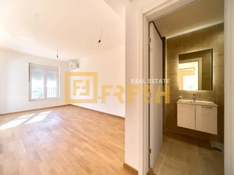 Prodaja, trosoban stan, 104m², Stari Aerodrom, Podgorica - image 15