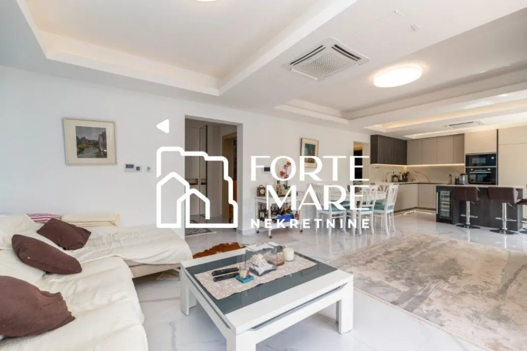 Prodaja, trosoban stan, 122m², Đenovići, Herceg Novi