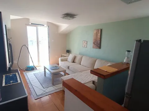 Rent, one bedroom apartment, 38m², Budva okolina, Budva - image 2