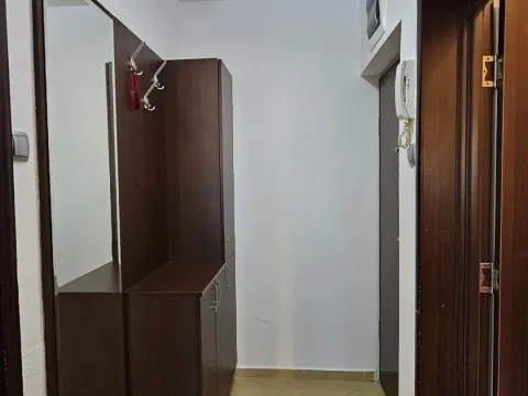 Izdavanje, jednosoban stan, 50m², Blok 5, Podgorica - image 7