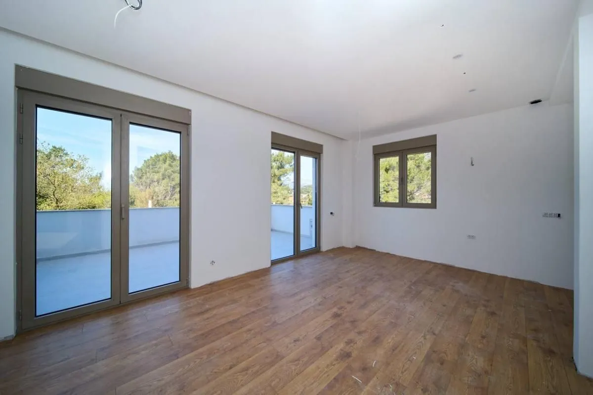 Prodaja, dvosoban stan, 90m², Mrčevac, Tivat