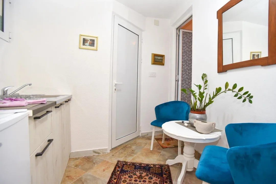 Rent, studio apartment, 24m², Budva, Crna Gora