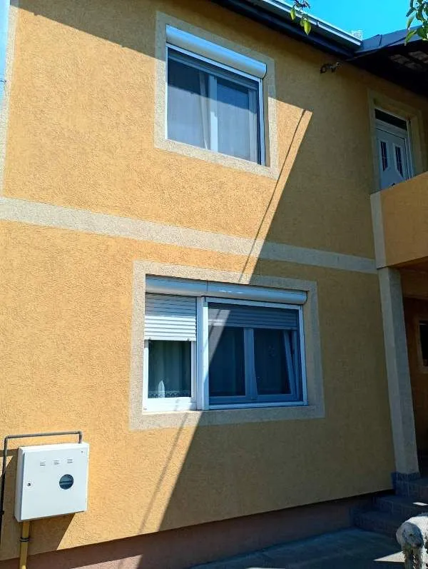 Prodaja, kuća, 225m², Surčin (mesto), Surčin
