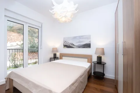 Rent, one bedroom apartment, 65m², Pržno, Budva - image 13