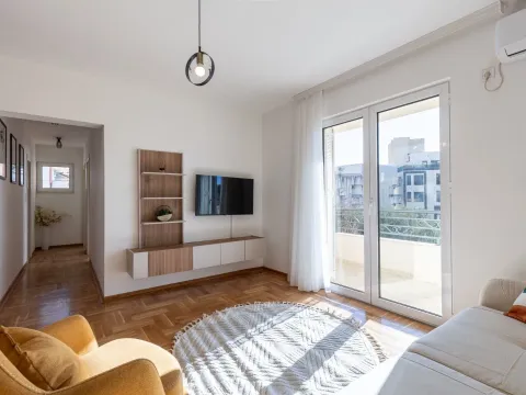 Rent, two bedroom apartment, 64m², Bečići, Budva - image 17