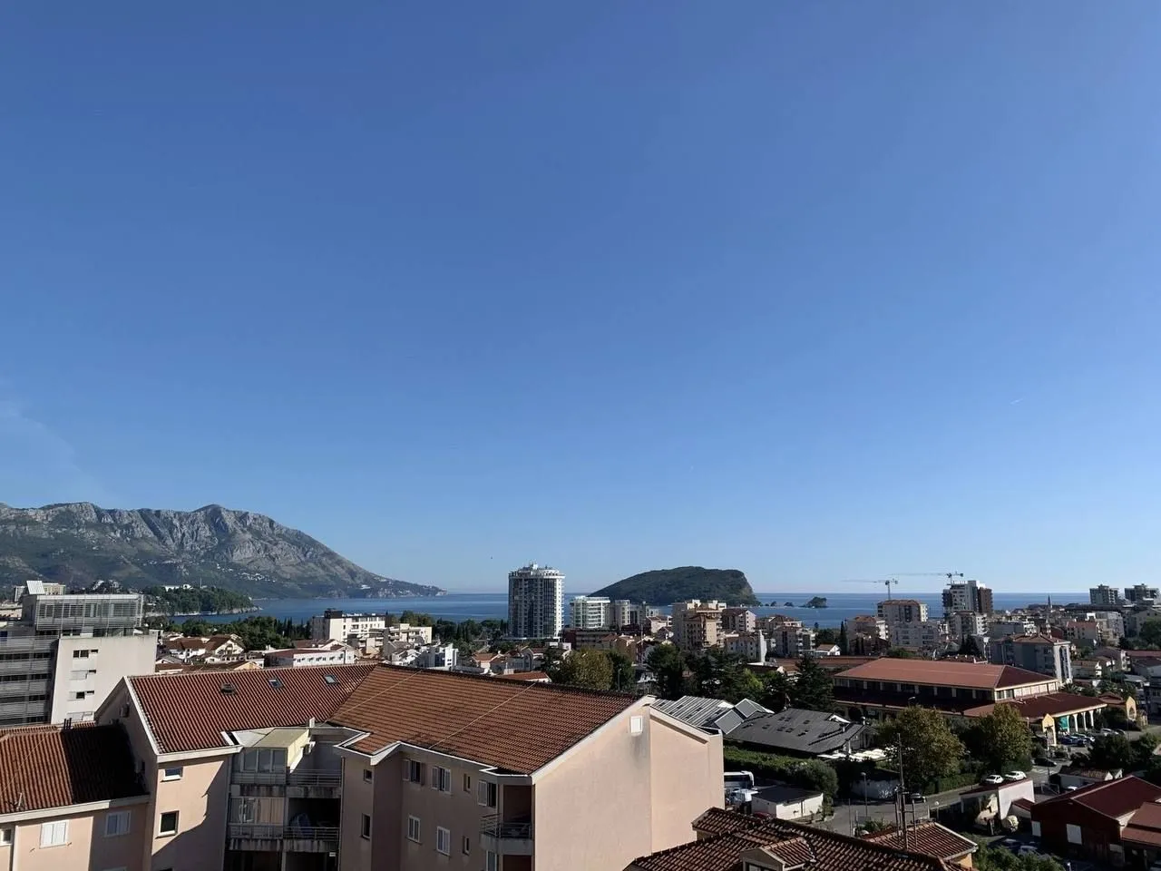 Rent, one bedroom apartment, 80m², Rozino, Budva