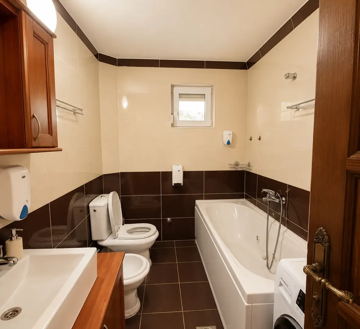 Izdavanje, kuća, 250m², Stari Aerodrom, Podgorica