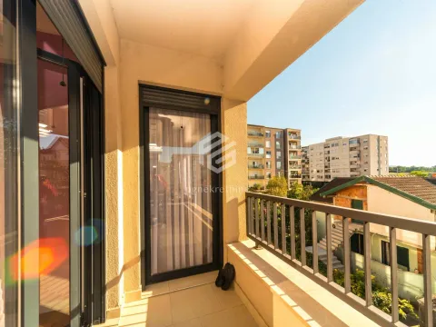 Rent, two bedroom apartment, 61m², Blok 9, Podgorica - image 12