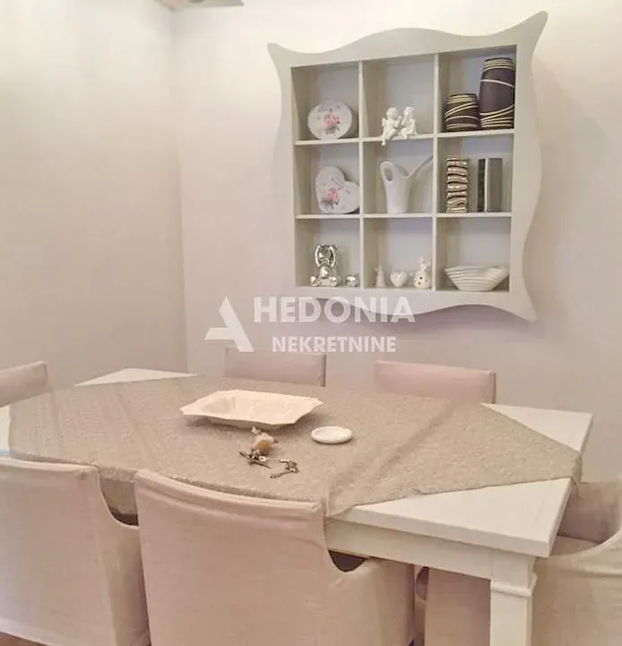 Izdavanje, trosoban stan, 100m², Stari Grad, Beograd