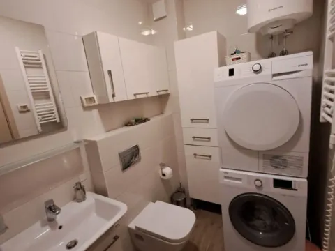 Prodaja, dvosoban stan, 72m², City Kvart, Podgorica - image 8