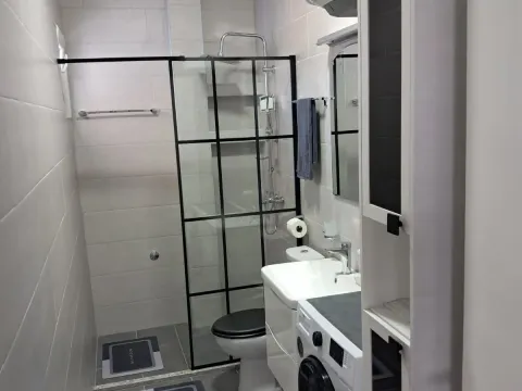 Izdavanje, jednosoban stan, 68m², Centar, Podgorica - image 7