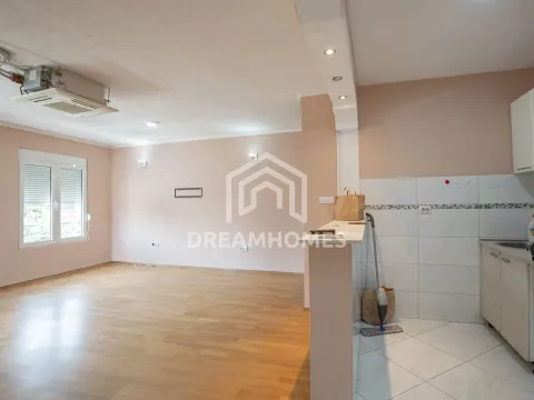 Rent, two bedroom apartment, 69m², Ljubović, Podgorica - image 2