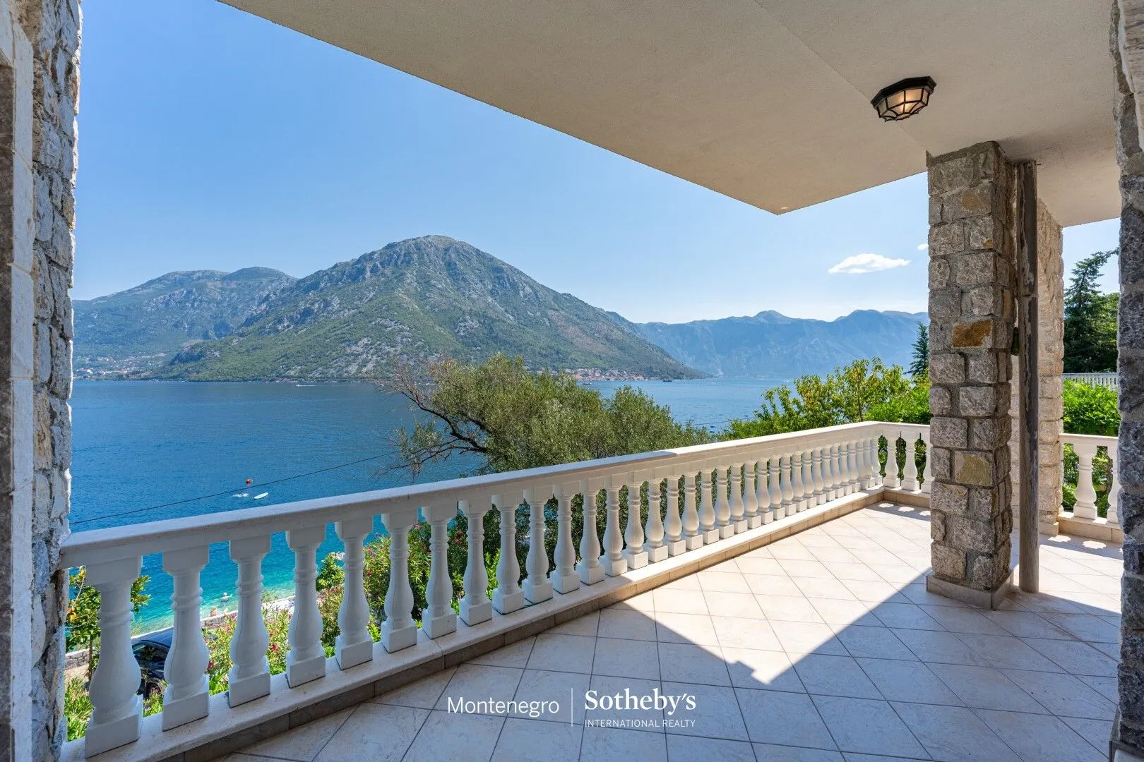 Sale, house, 235m², Kostanjica, Kotor