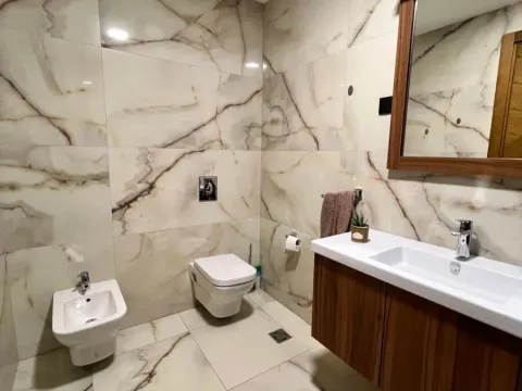 Izdavanje, trosoban stan, 100m², Ljubović, Podgorica - image 8