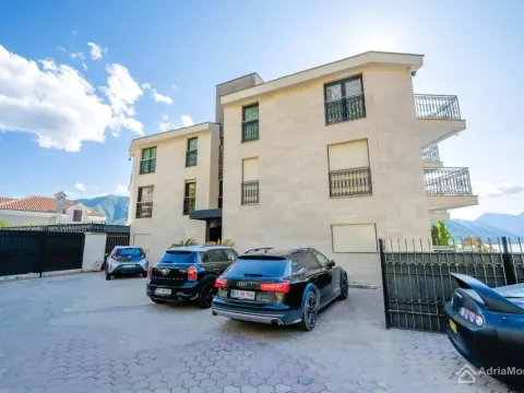 Prodaja, dvosoban stan, 85m², Dobrota, Kotor - image 15