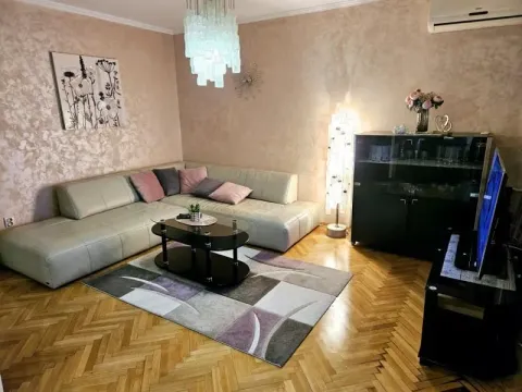 Izdavanje, trosoban stan, 80m², Slavija, Vračar Sve Podlokacije - image 11