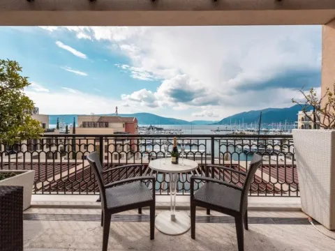 Izdavanje, trosoban stan, 258m², Porto Montenegro, Tivat - image 19