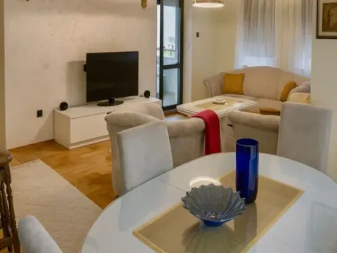 Rent, two bedroom apartment, 76m², Centar, Podgorica - image 6