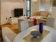 Izdavanje, dvosoban stan, 76m², Centar, Podgorica - image 6