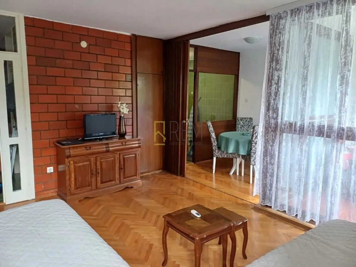 Rent, one bedroom apartment, 33m², Blok 5, Podgorica