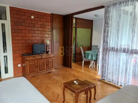 Izdavanje, jednosoban stan, 33m², Blok 5, Podgorica - image 5