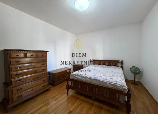 Rent, house, 350m², Zlatica, Podgorica