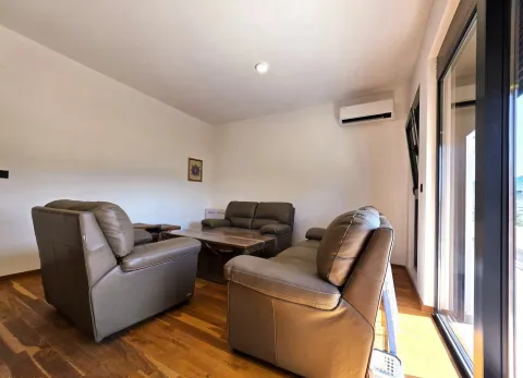 Rent, two bedroom apartment, 76m², Gorica C, Podgorica - image 2